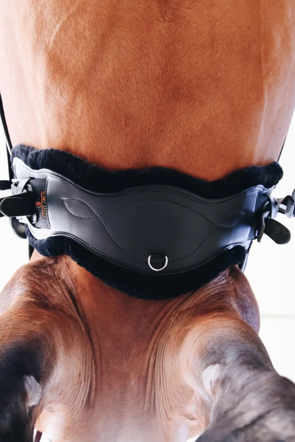 kentucky Horsewear anatomisk gjordovertrekk i saueskinn til kort gjord* Gjorder